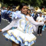 Alegría y convivencia familiar marcan el éxito del Desfile del Comercio en la capital