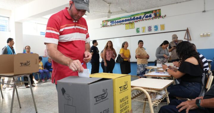 Elecciones 2027 reafirmarán el rechazo hacia la oposición política, según expertos
